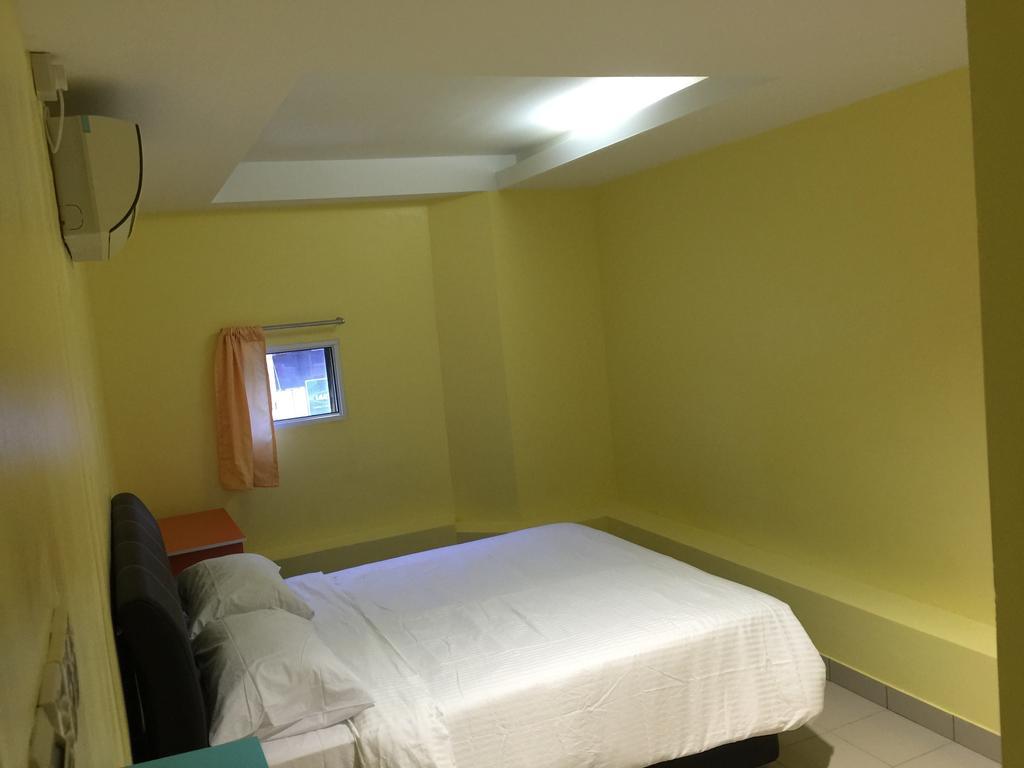 Miri Budget Inn Esterno foto